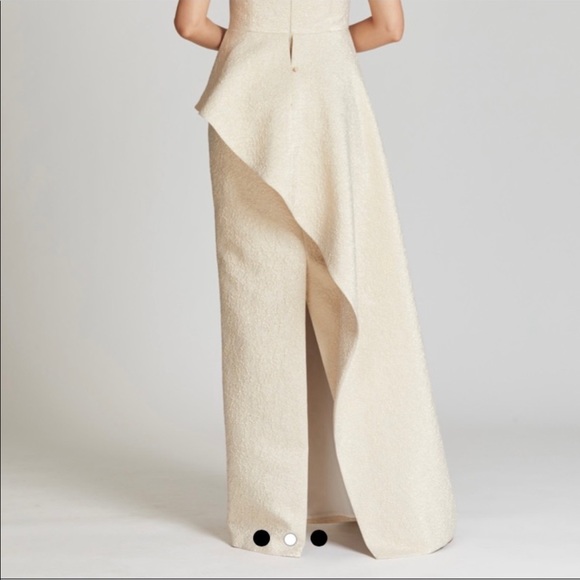 NWT Teri Jon MOB dress in gold. Size 4 - Picture 2 of 4